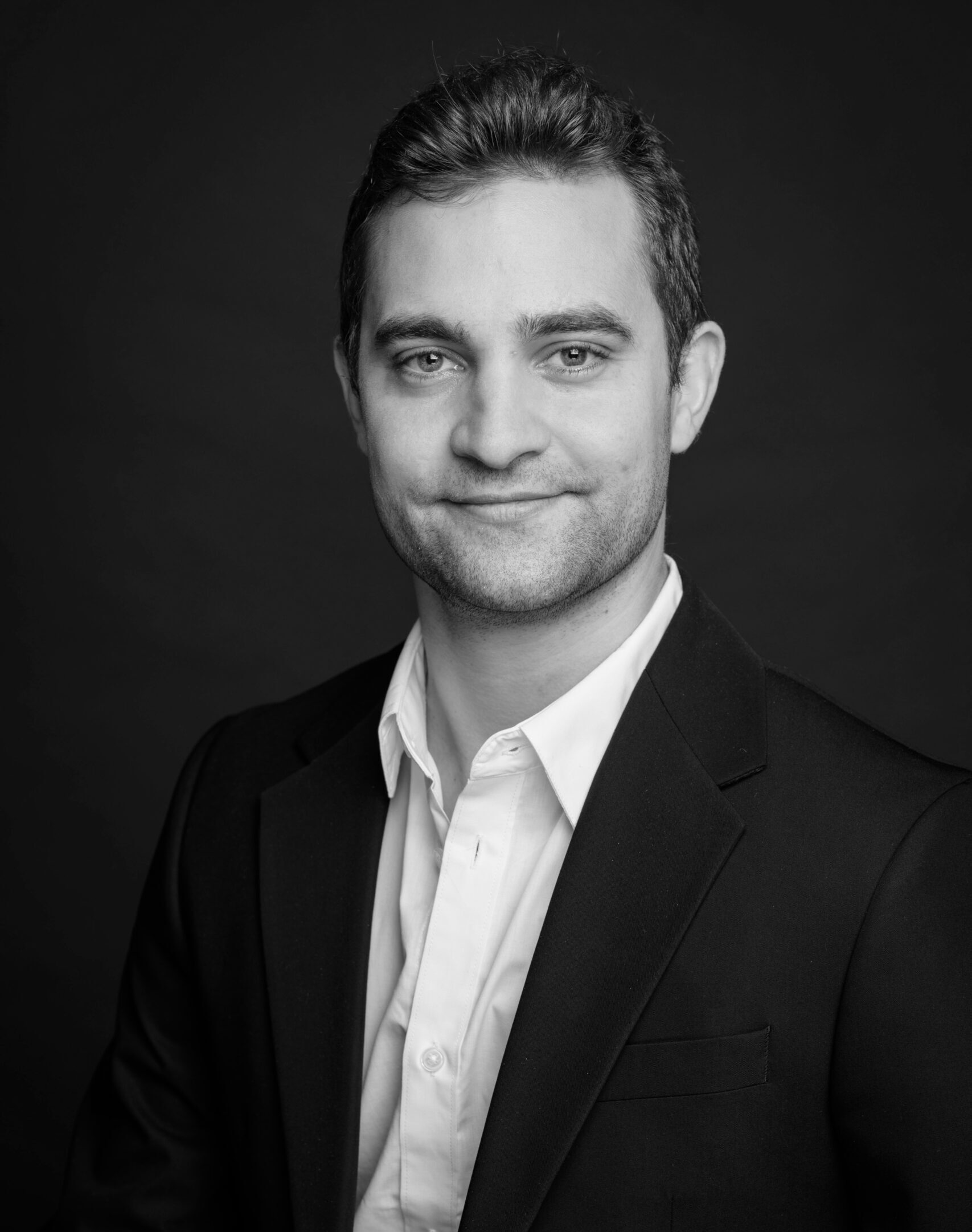 Dr Tom Pierunek médecin lasériste Paris 7